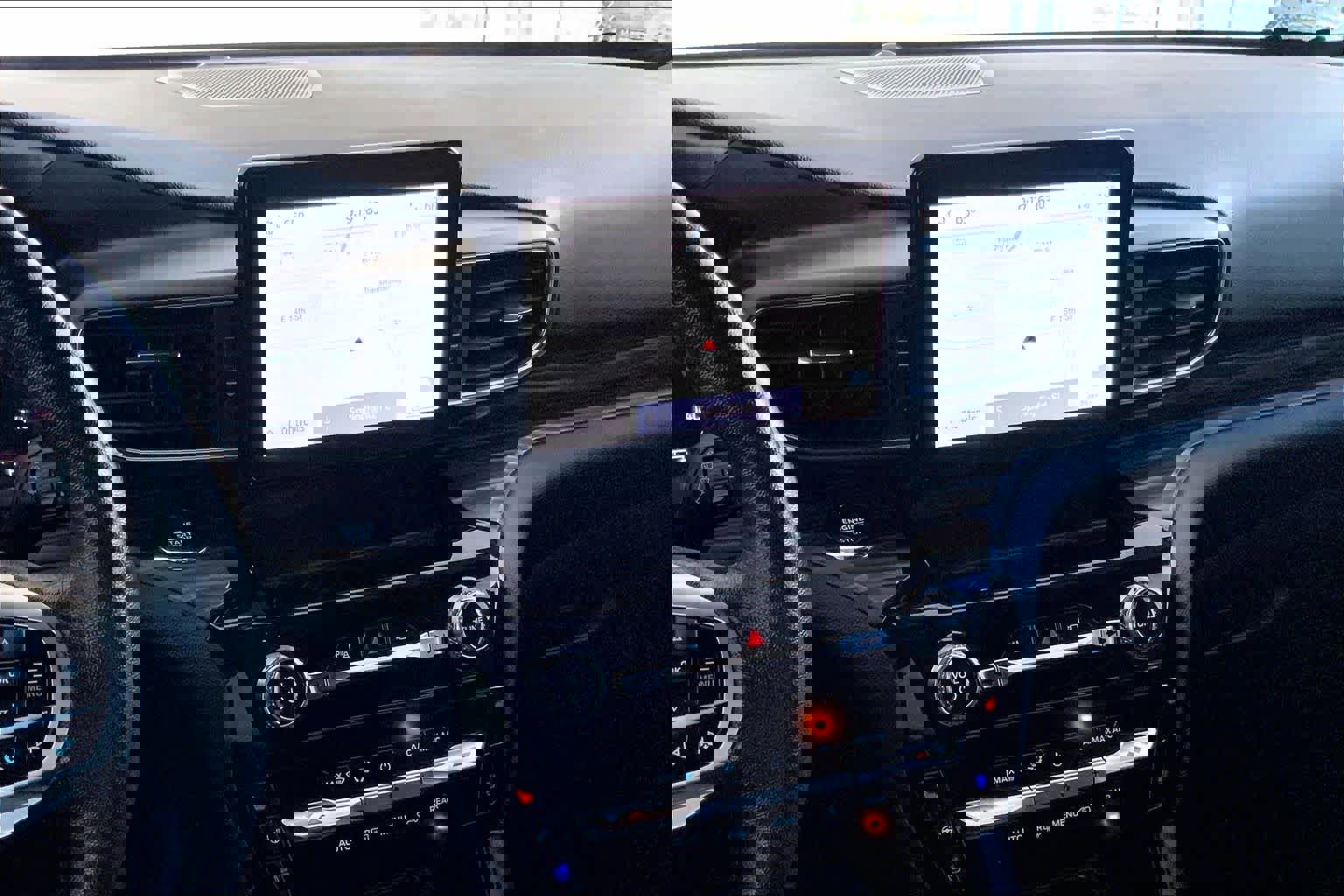 Used 2022 Ford Explorer Limited w/ Equipment Group 301A image 6