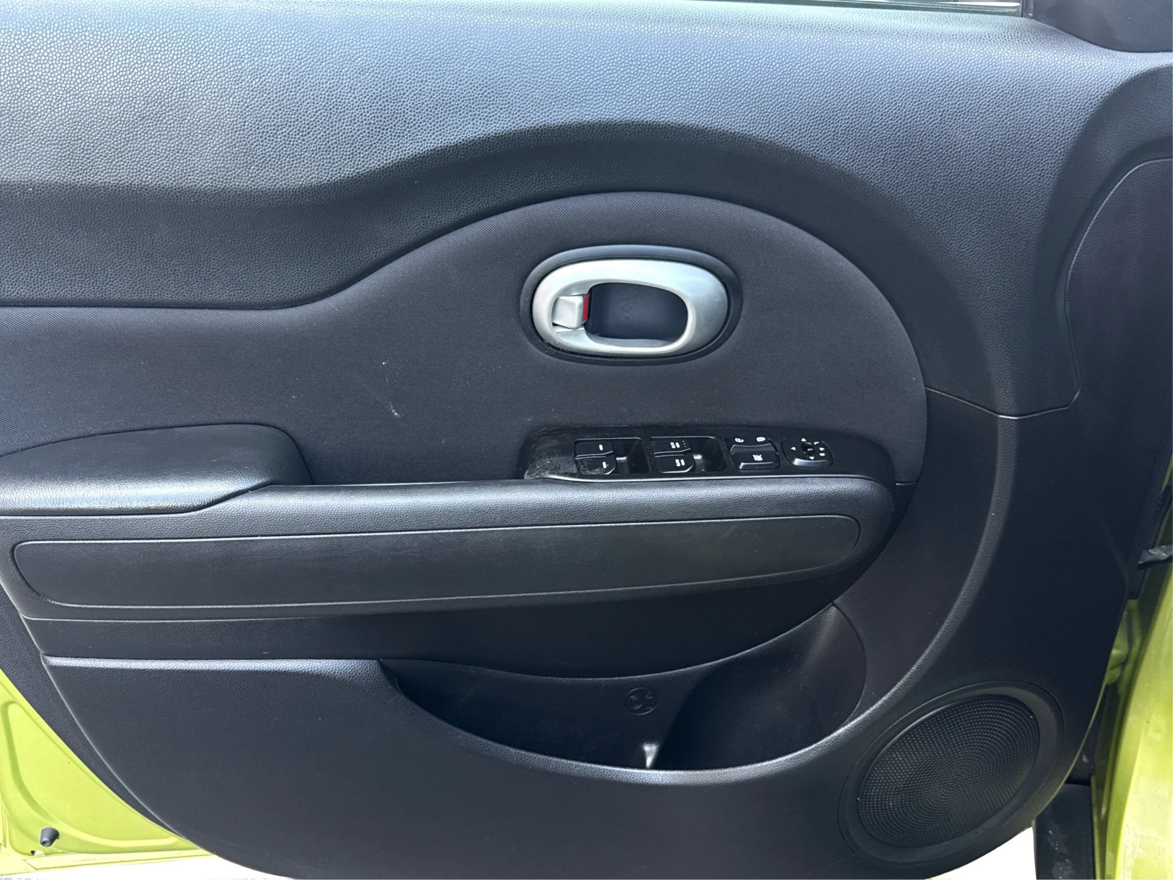 Used 2014 Kia Soul + FWD image 21
