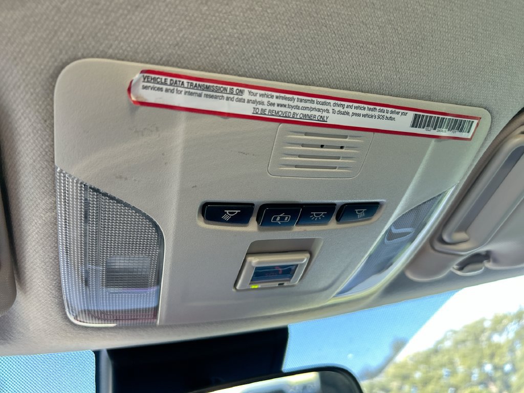 Used 2022 Toyota Corolla LE FWD image 25