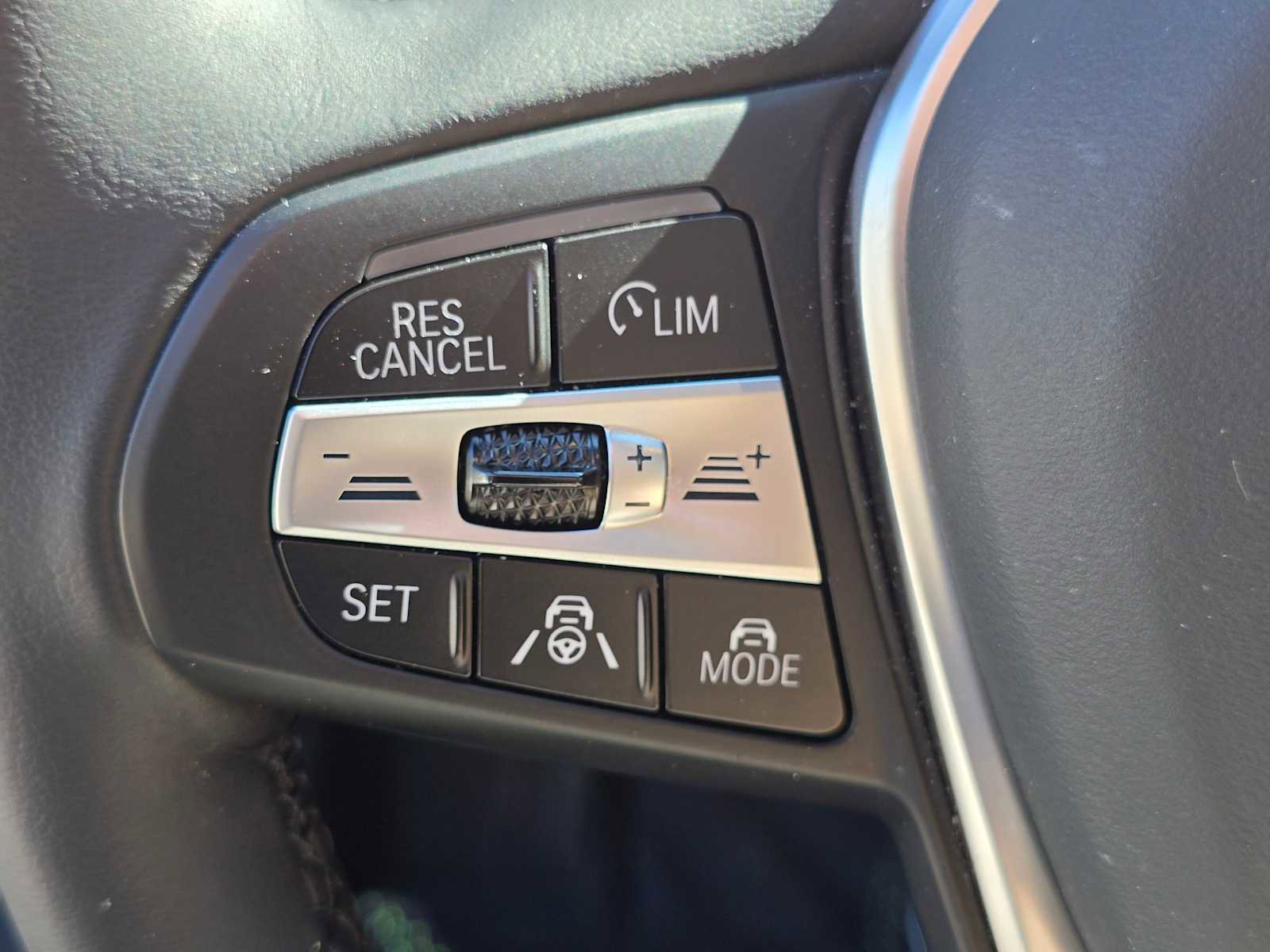 Used 2024 BMW 330e xDrive w/ Premium Package image 38