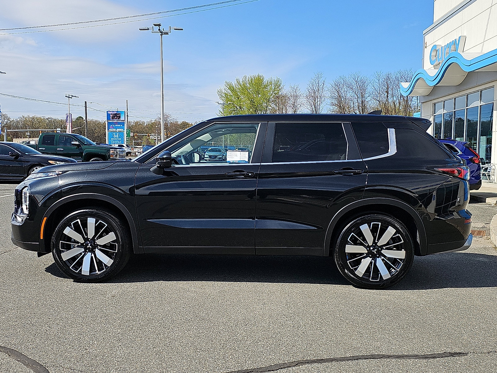 Used 2025 Mitsubishi Outlander SE AWD/4WD image 7