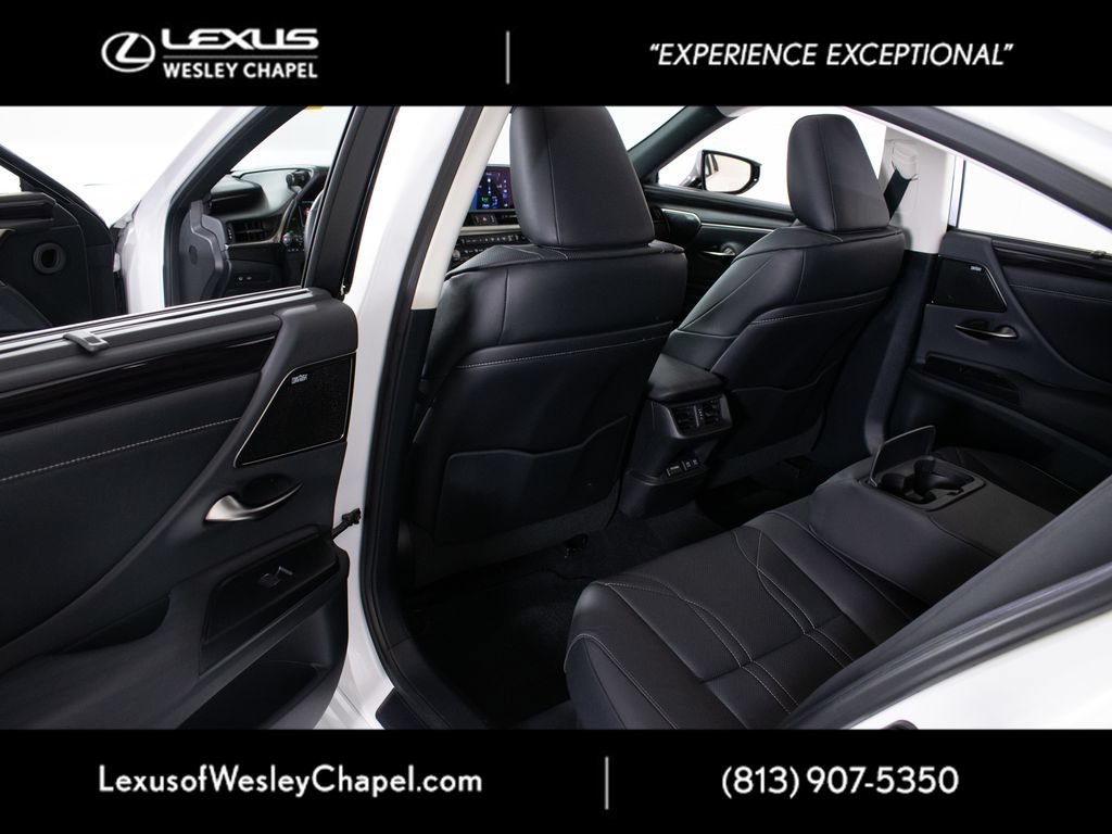 Used 2021 Lexus ES 300h Ultra Luxury w/ Accessory Package 2 FWD image 15