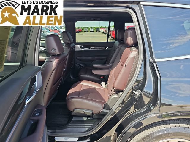 Used 2024 Cadillac XT6 Premium Luxury w/ Technology Package AWD/4WD image 25