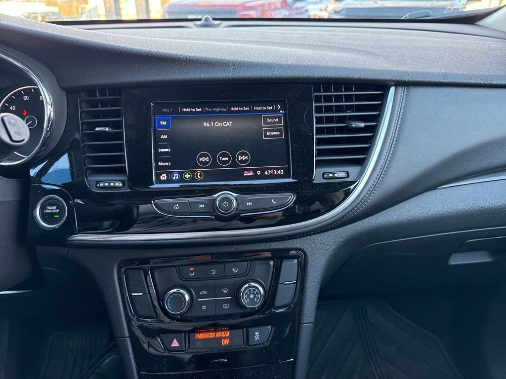 Used 2022 Buick Encore Preferred w/ Safety Package image 35