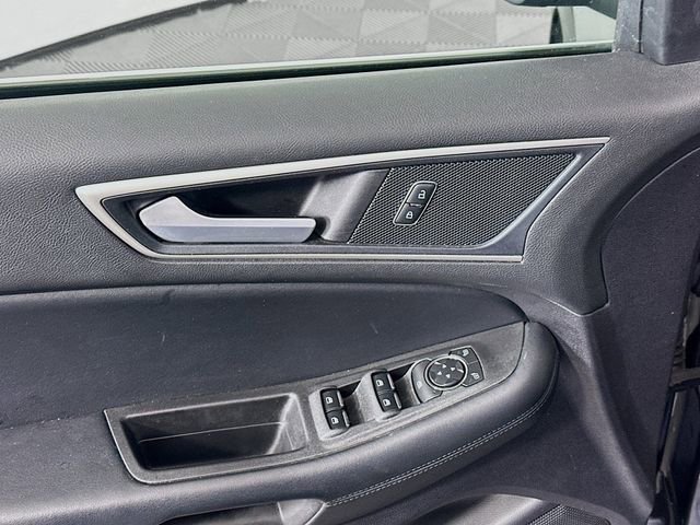 Used 2021 Ford Edge SEL w/ Convenience Package image 17