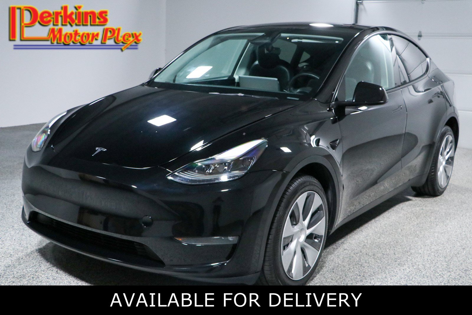 Used 2023 Tesla Model Y Long Range AWD/4WD image 1