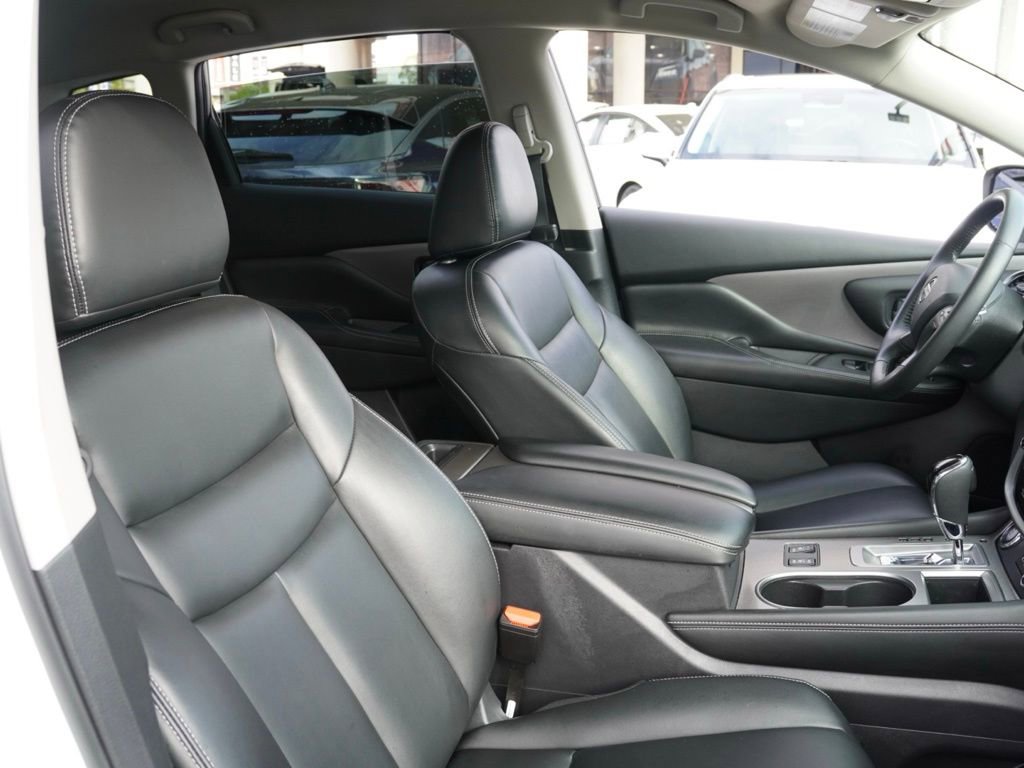 Used 2024 Nissan Murano SV w/ SV Midnight Edition Package image 16