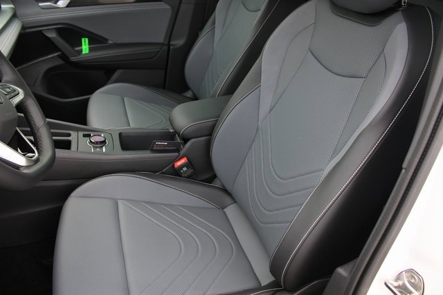 New 2025 Volkswagen Tiguan SE R-Line image 6