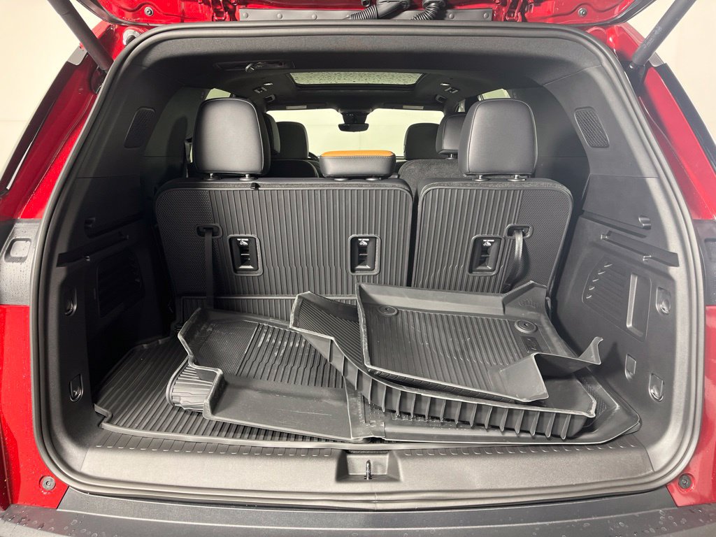 New 2027 Chevrolet Traverse Z71 w/ Enhanced Driving Package AWD/4WD image 27