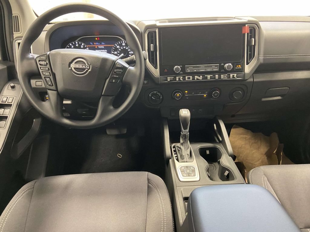 New 2026 Nissan Frontier 4x4 Crew Cab image 7