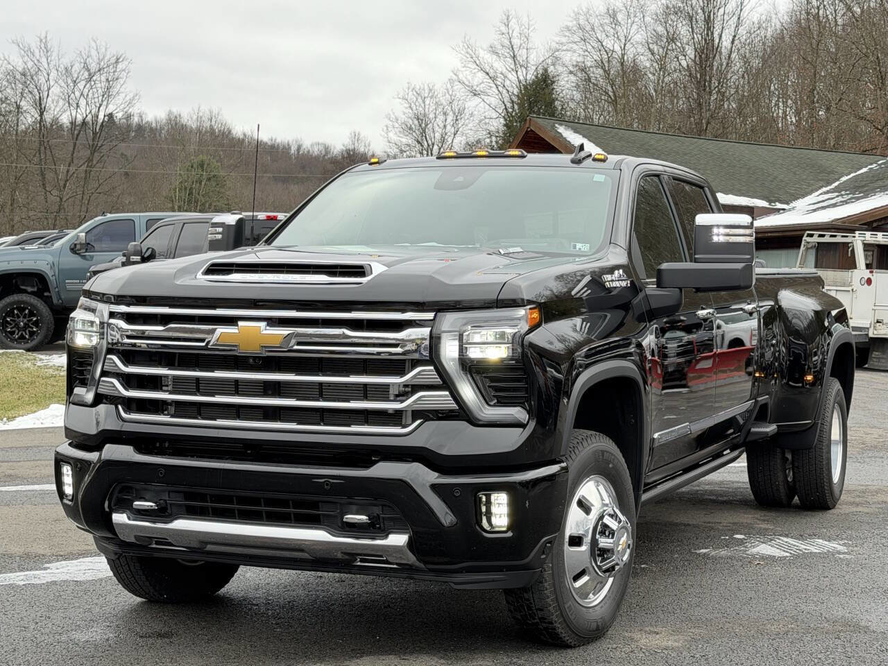 Used 2024 Chevrolet Silverado 3500 High Country w/ High Country Premium Package image 1
