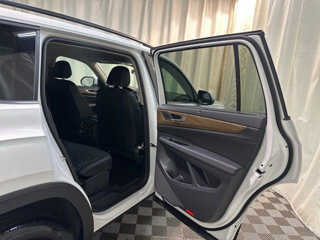 New 2026 Volkswagen Atlas SE image 32