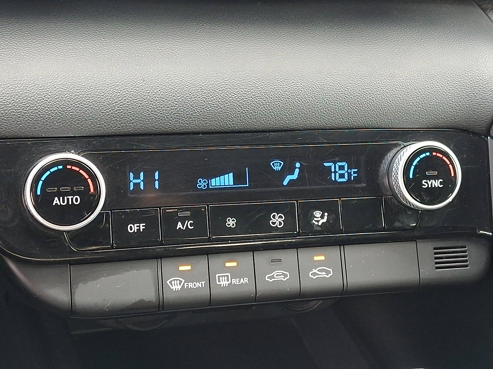 Used 2023 Hyundai Elantra SEL w/ Preferred Accessory Package image 16