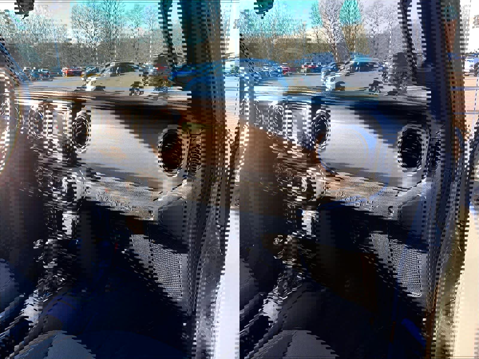 Used 2021 Jeep Wrangler Unlimited Sport image 13