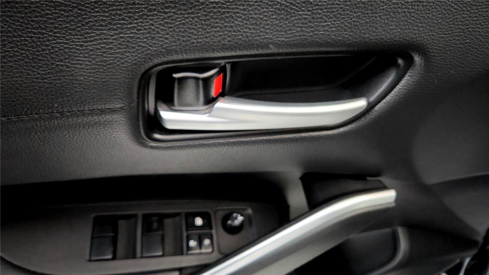 Used 2022 Toyota Corolla Cross XLE image 23