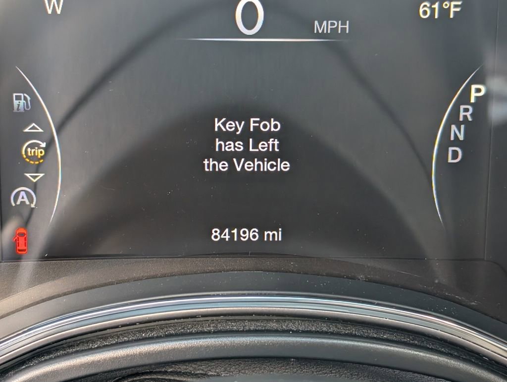 Used 2019 Jeep Grand Cherokee Laredo AWD/4WD image 28