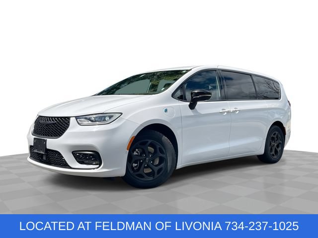 Used 2024 Chrysler Pacifica Limited