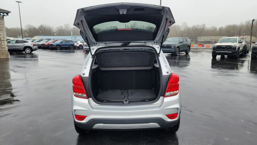 Used 2019 Chevrolet Trax LT w/ LT Convenience Package image 11