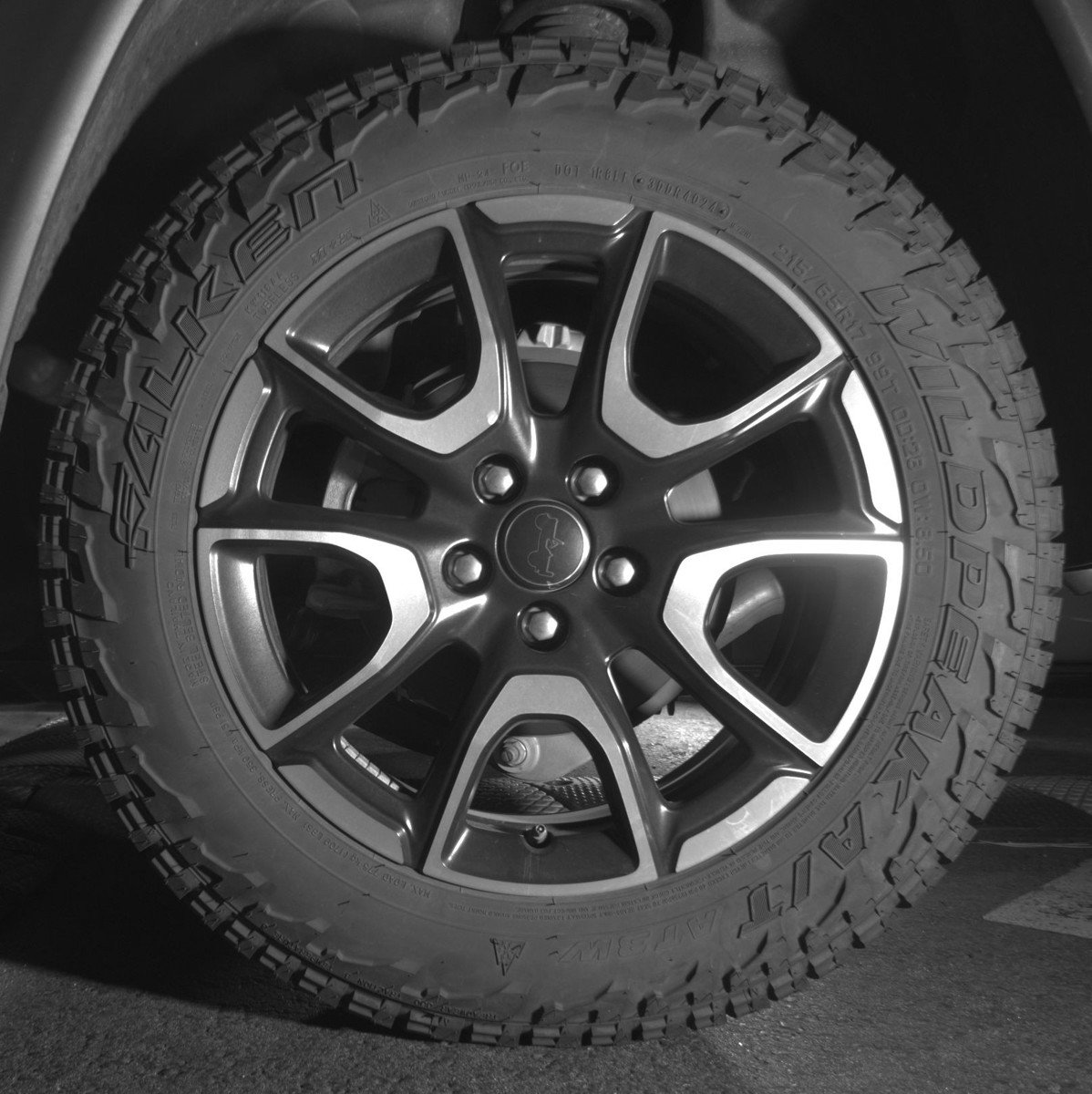 Used 2025 Jeep Compass Trailhawk image 14