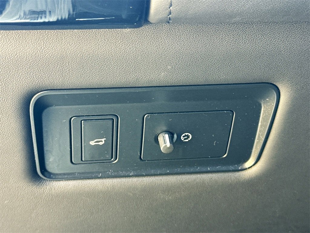 Used 2021 Land Rover Range Rover Long Wheelbase Autobiography image 11