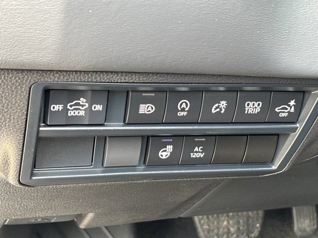 Used 2024 Toyota Tundra Platinum AWD/4WD image 22
