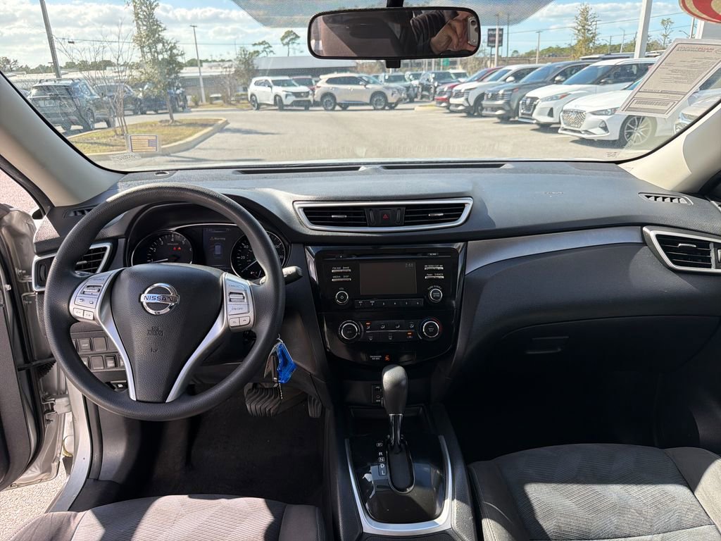 Used 2015 Nissan Rogue S image 24