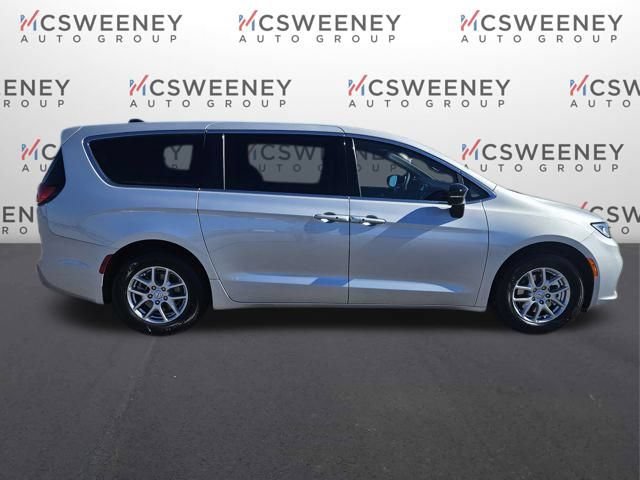 New 2026 Chrysler Pacifica Select FWD image 6