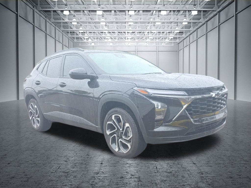 Used 2025 Chevrolet Trax RS w/ Sunroof Package FWD image 9