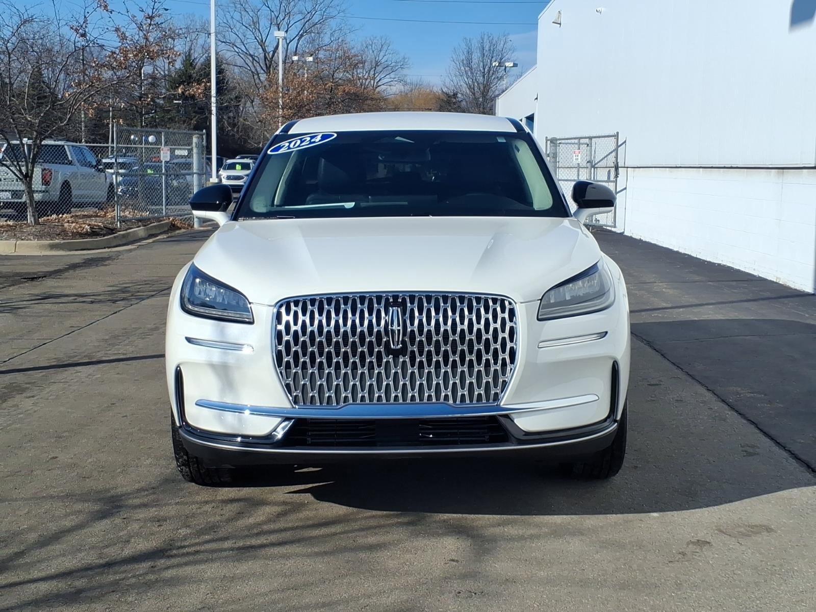 Certified 2024 Lincoln Corsair AWD image 2