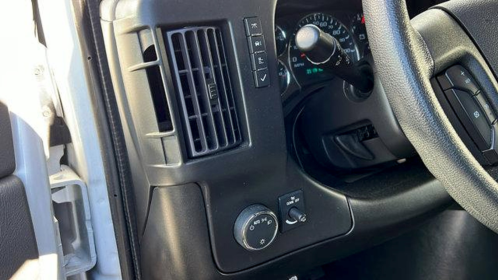 Certified 2022 Chevrolet Express 2500 RWD 2500 Regular Wheelbase WT w/ Driver Convenience Package image 27