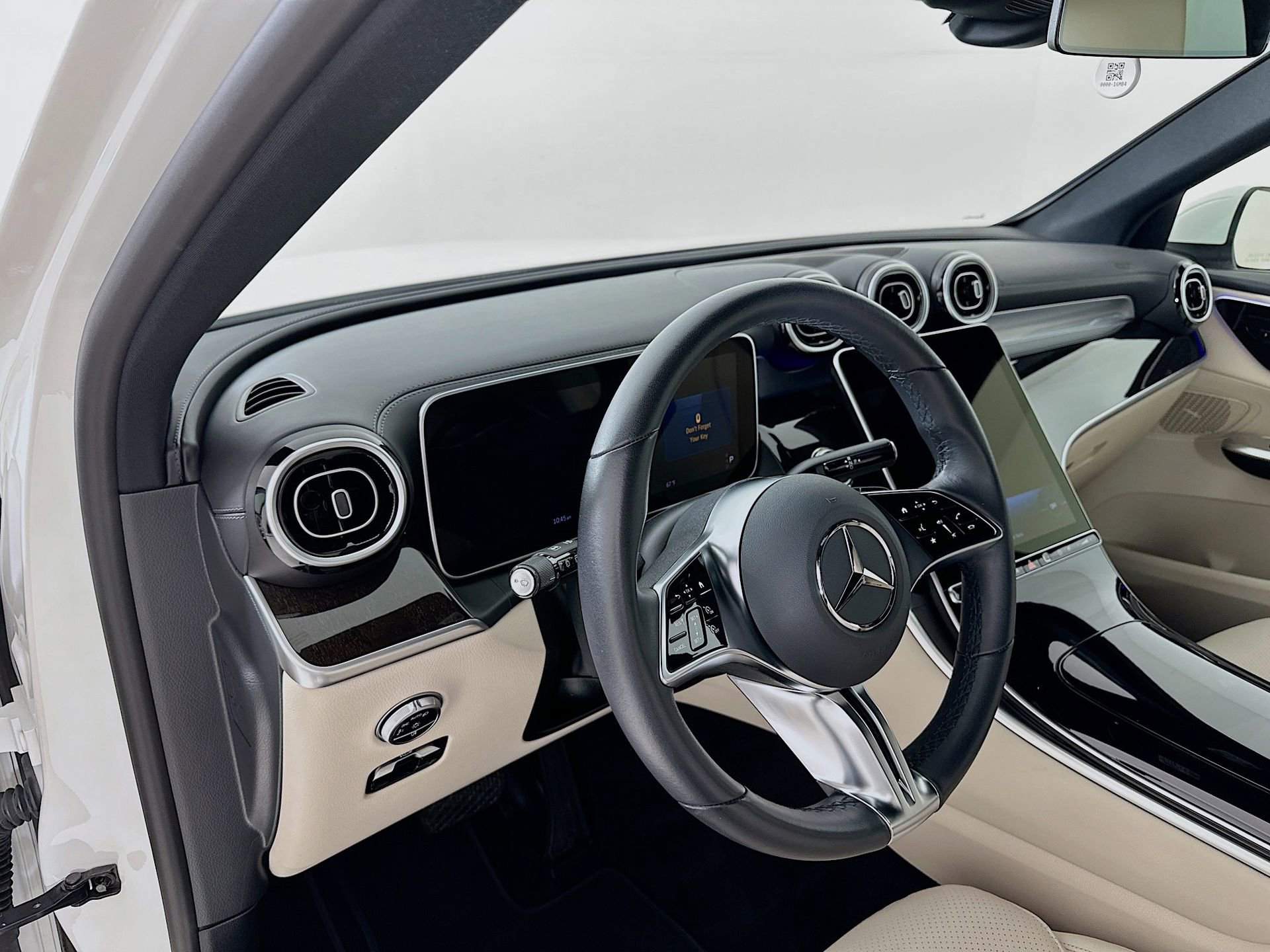 Certified 2025 Mercedes-Benz GLC 300 4MATIC image 10