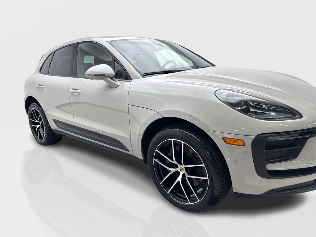 Used 2023 Porsche Macan image 12