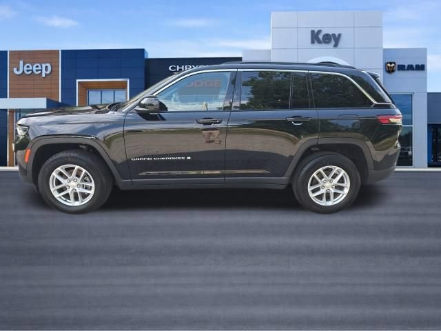 Used 2024 Jeep Grand Cherokee Laredo X w/ Luxury Tech Group I AWD/4WD image 4
