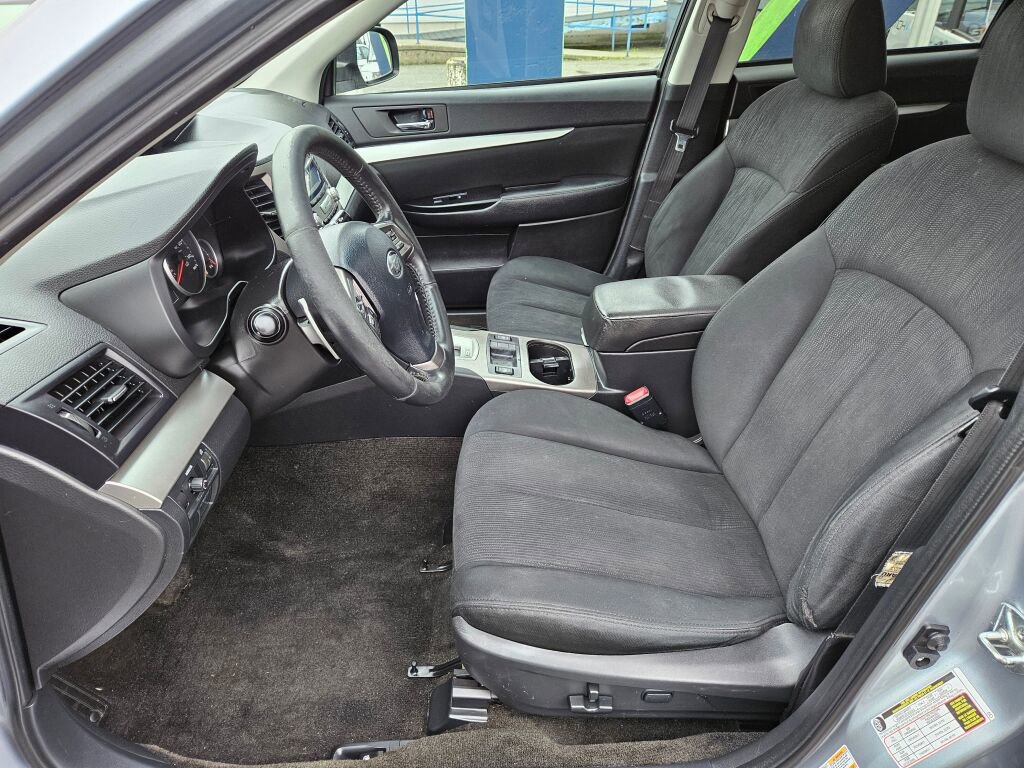 Used 2013 Subaru Outback 2.5i Premium image 10