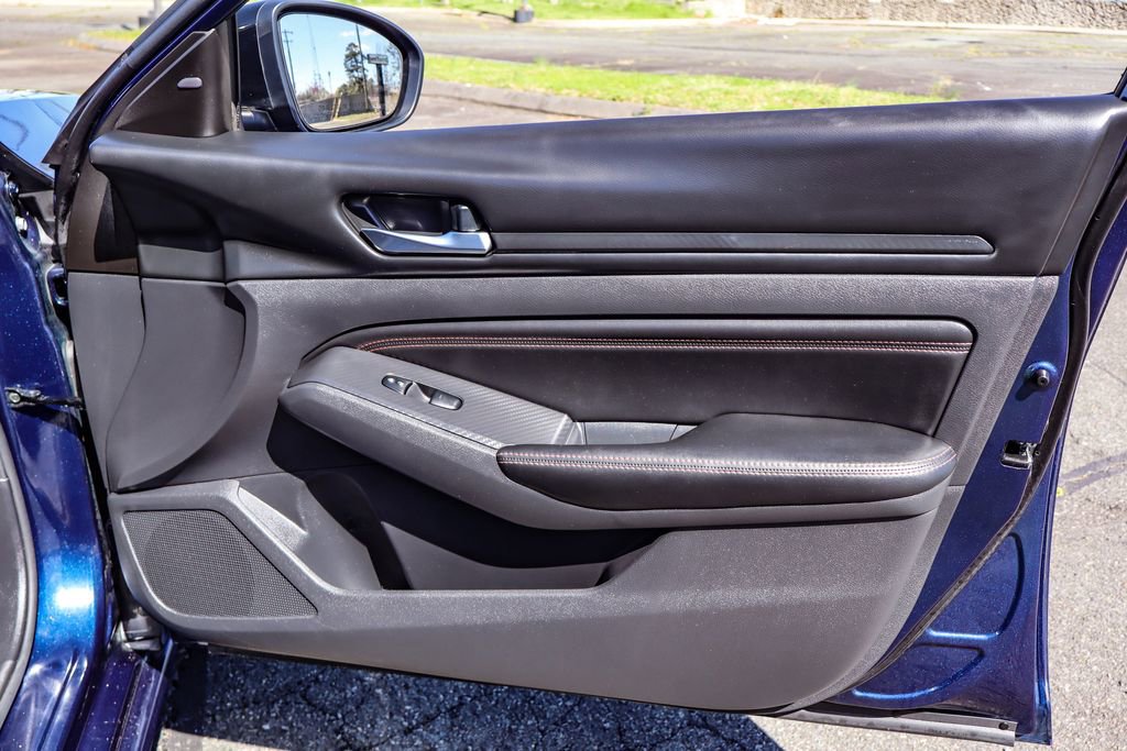 Used 2022 Nissan Altima 2.5 SR image 37