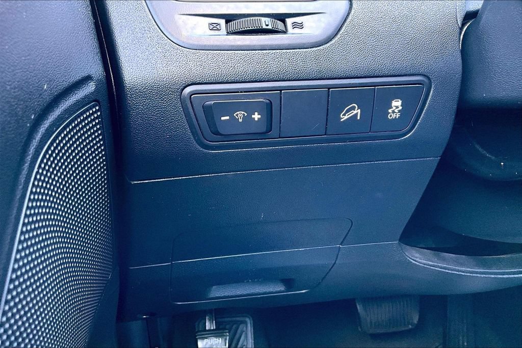 Used 2011 Hyundai Tucson GLS w/ Navigation Pkg 2 FWD image 37
