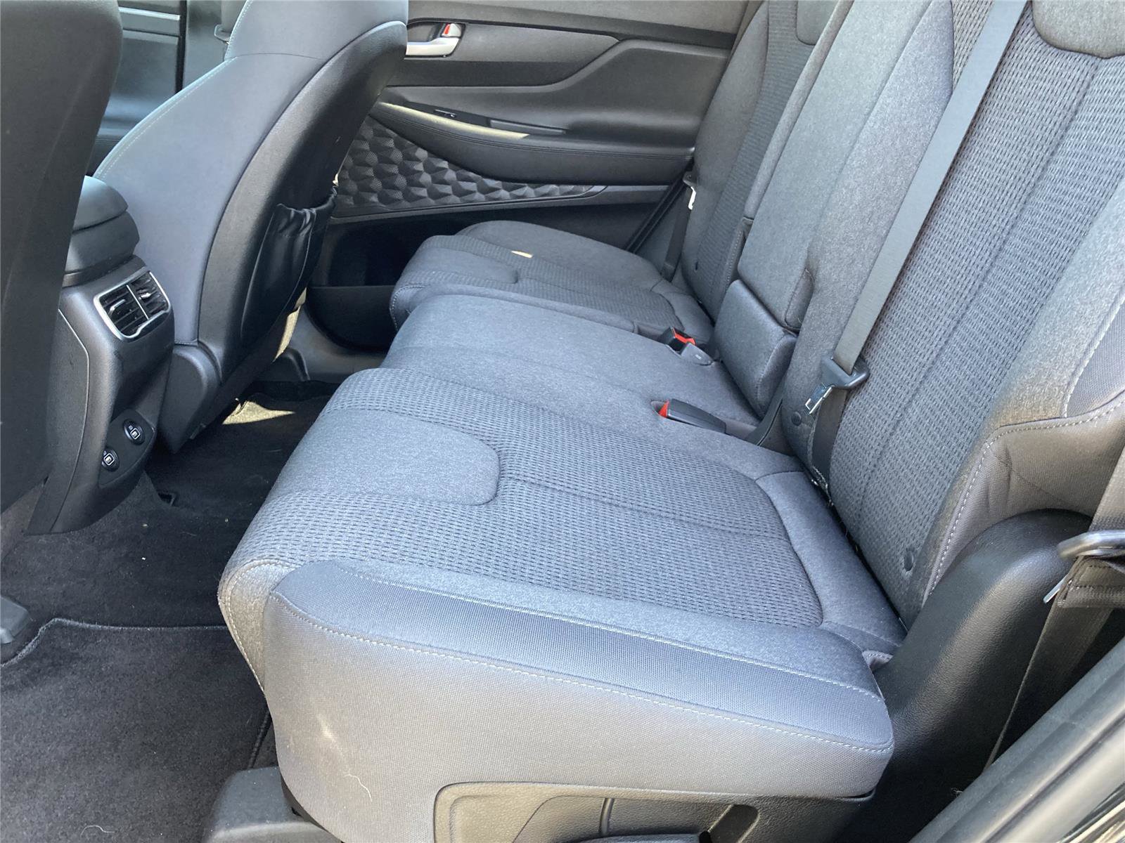 Used 2023 Hyundai Santa Fe SEL w/ Winter Weather Package image 28