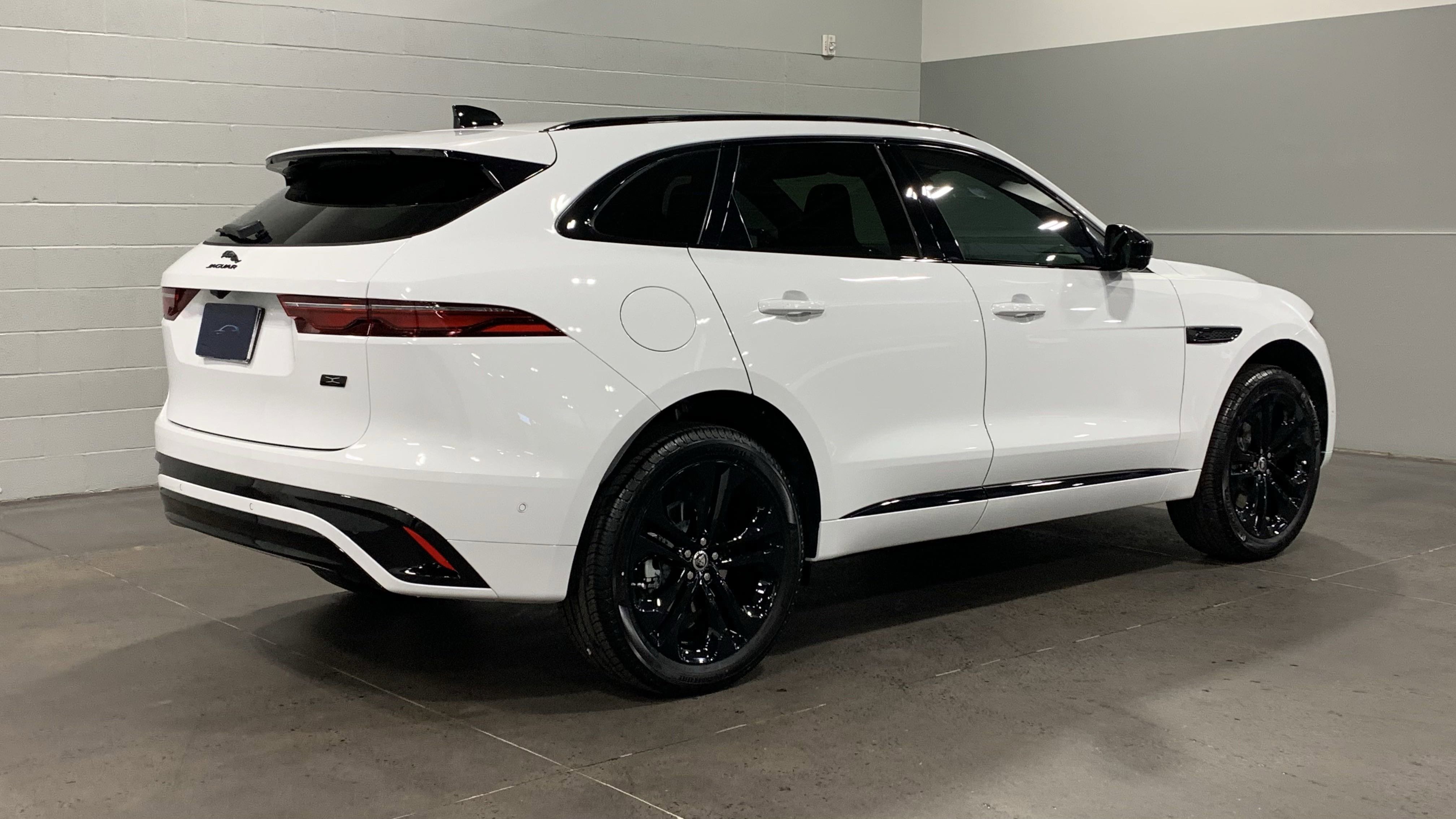 New 2026 Jaguar F-PACE R-Dynamic S image 2