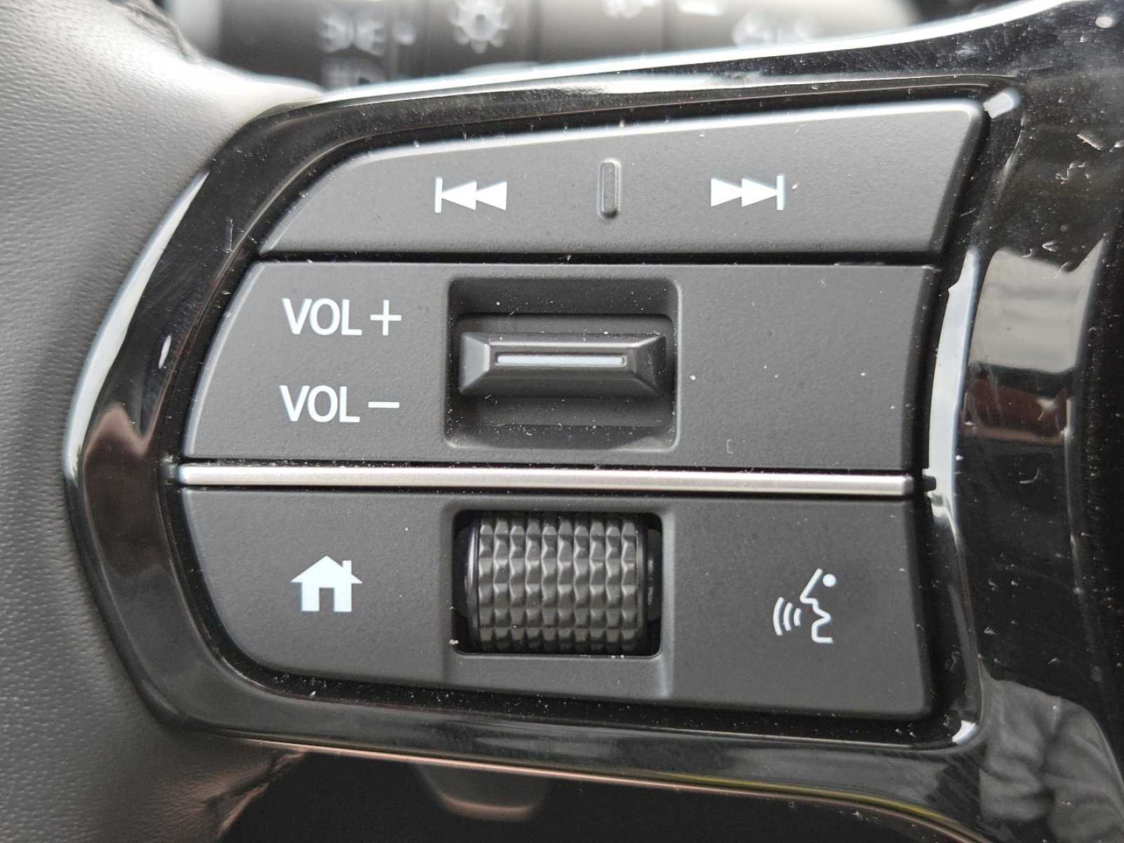 Certified 2025 Honda Pilot Touring image 12