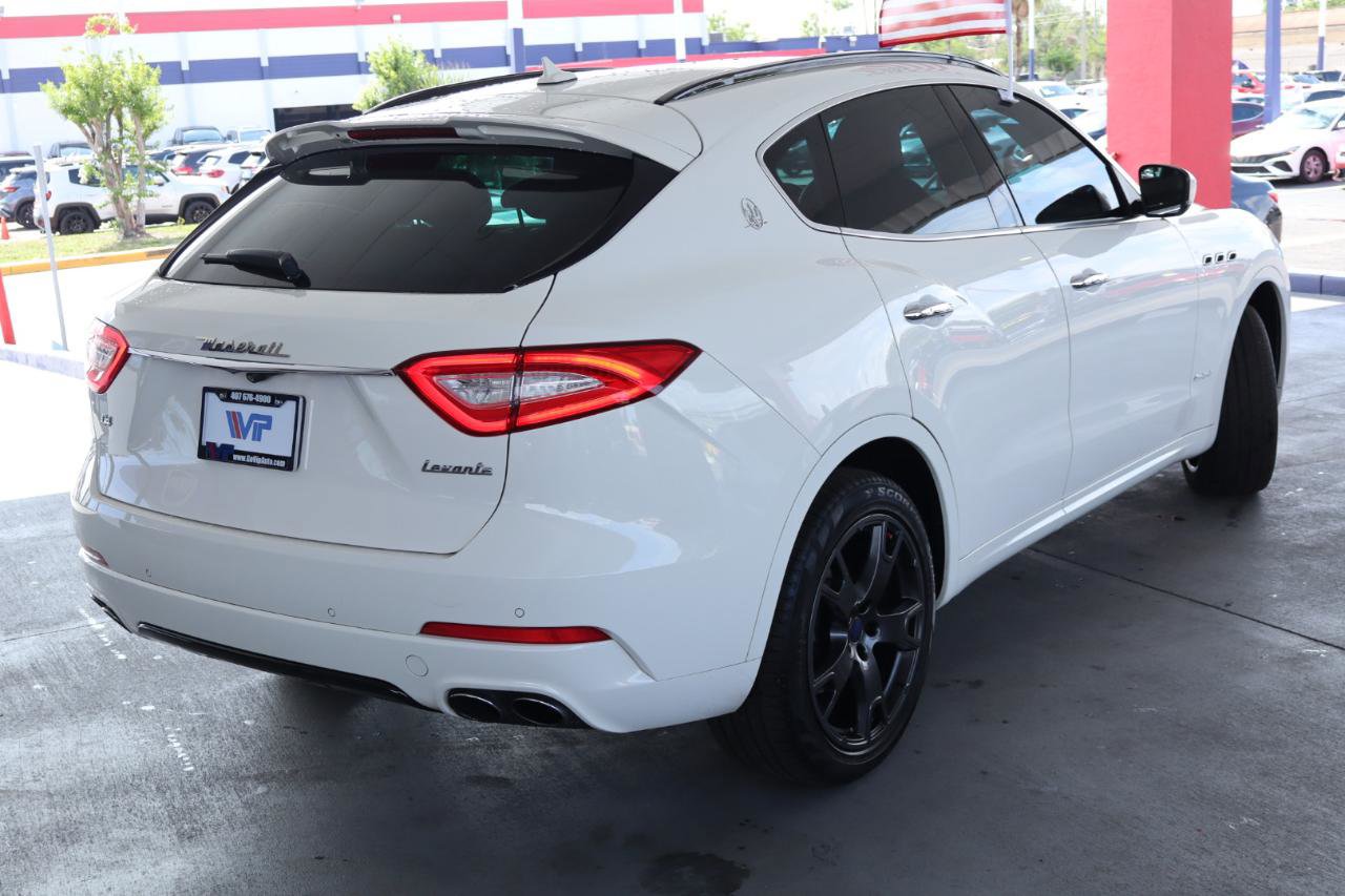 Used 2018 Maserati Levante GranSport AWD/4WD image 5