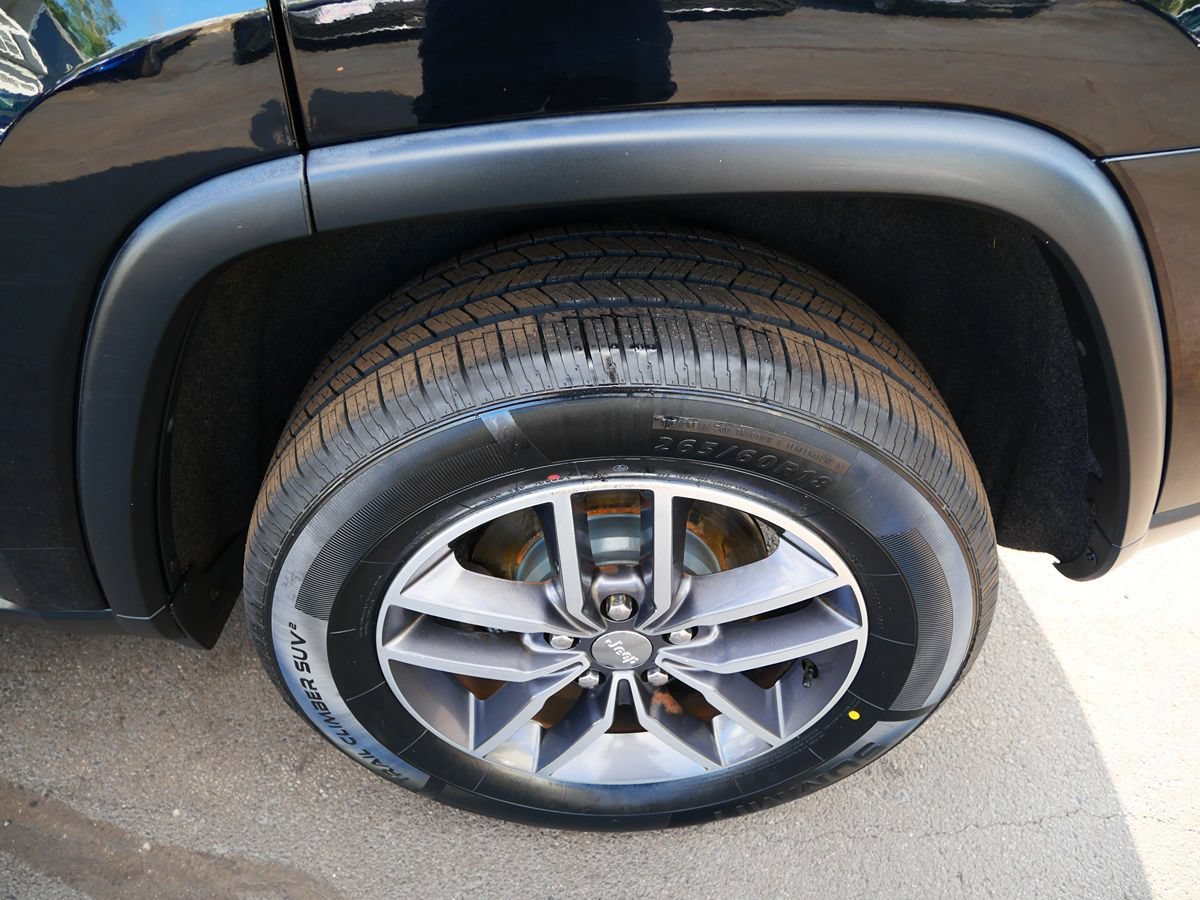 Used 2018 Jeep Grand Cherokee Limited AWD/4WD image 34