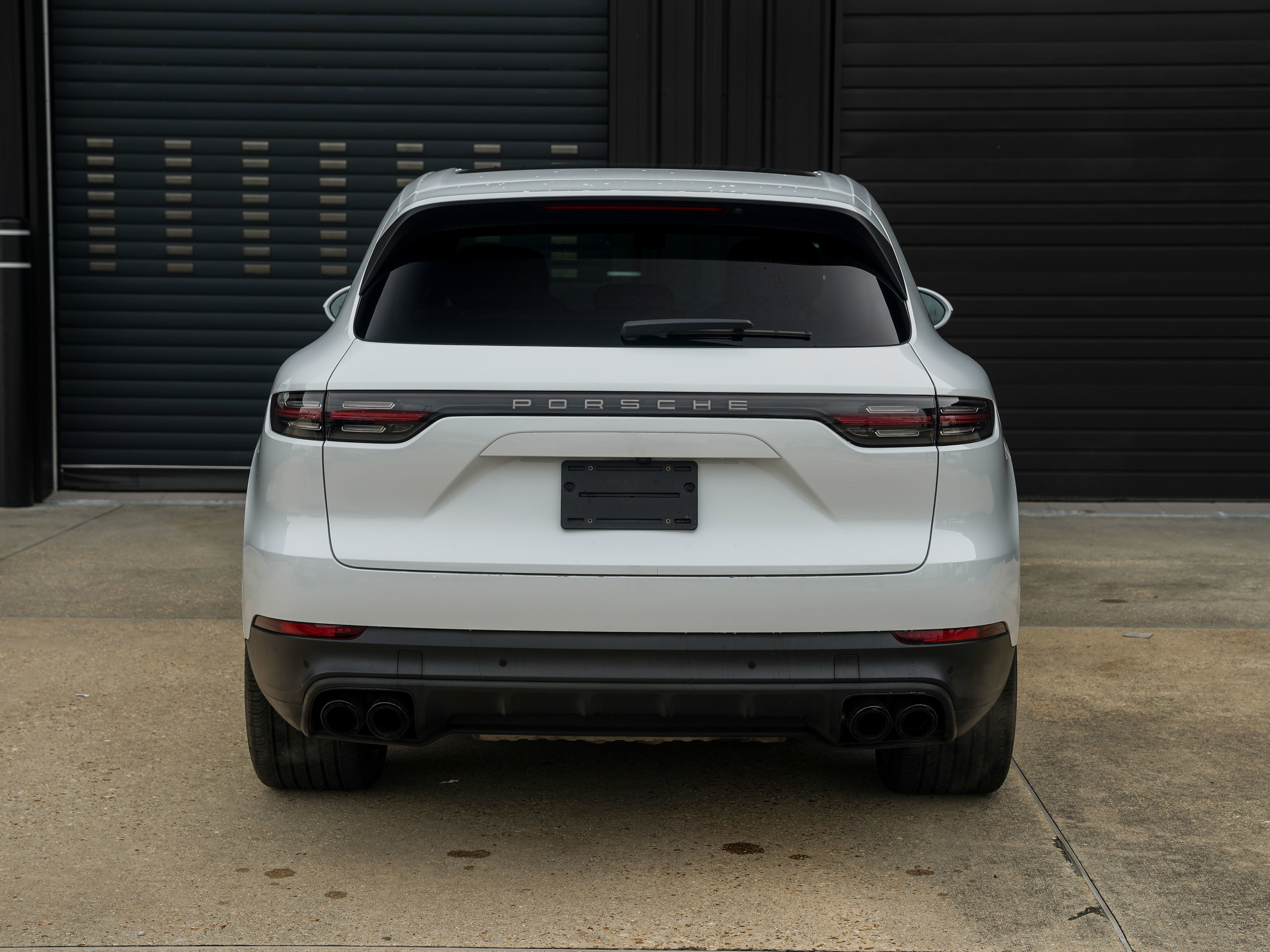 Certified 2022 Porsche Cayenne Platinum Edition image 9