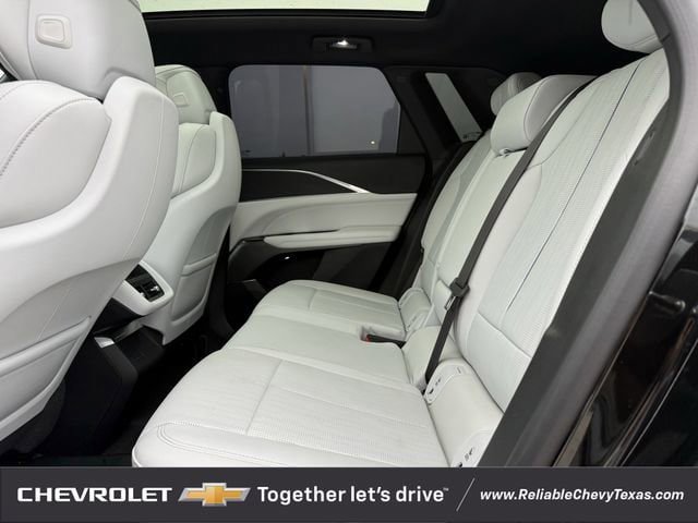 Used 2024 Cadillac Lyriq Luxury w/ LPO, Floor Liner Package RWD image 32