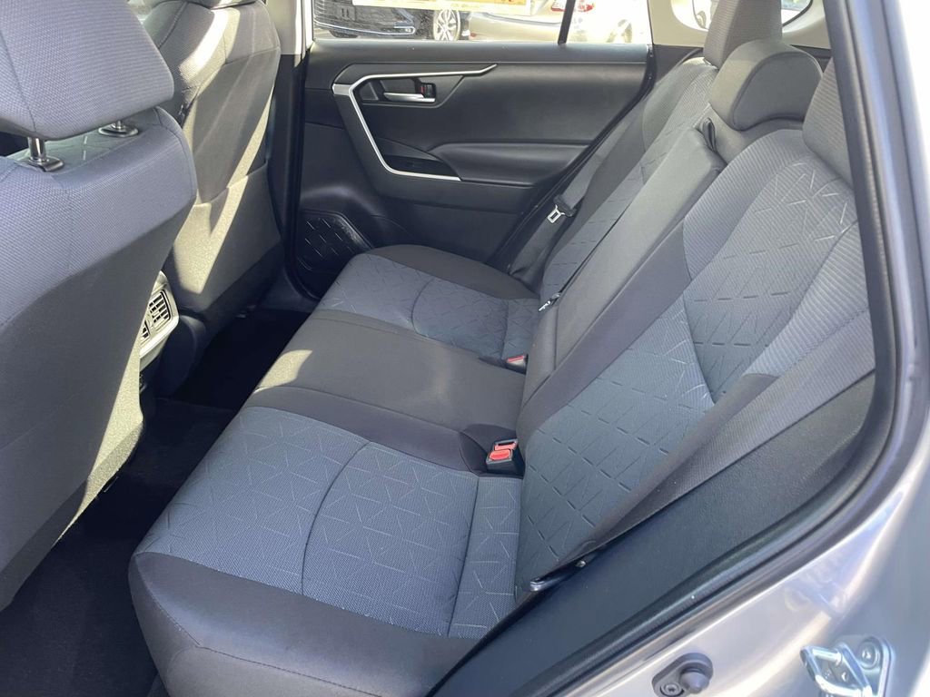 Used 2025 Toyota RAV4 XLE image 23