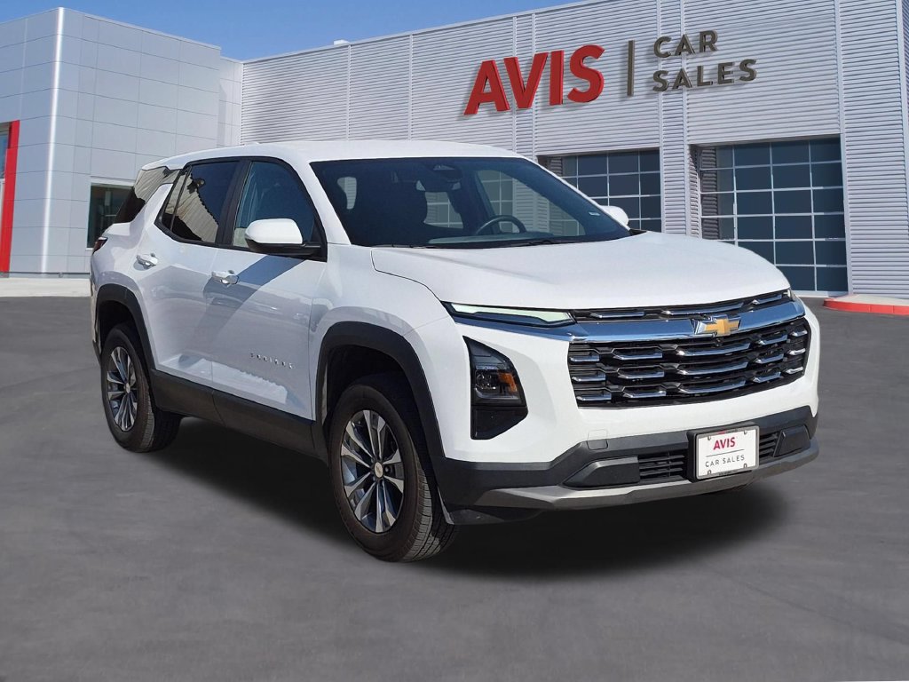 Used 2026 Chevrolet Equinox LT FWD image 3