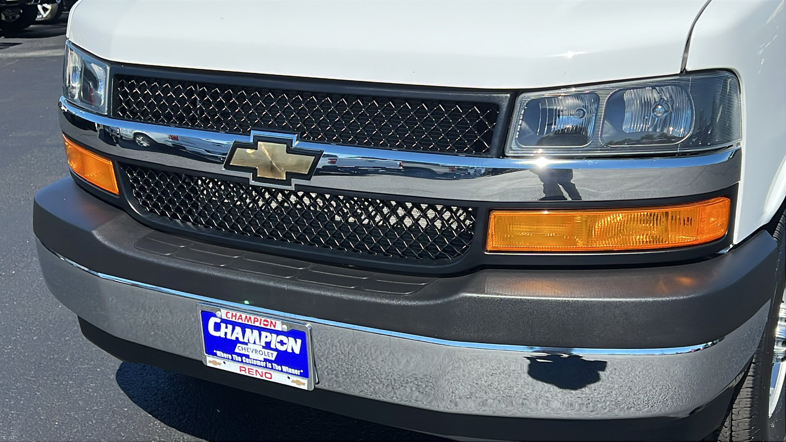 Certified 2025 Chevrolet Express 3500 LT w/ LT Preferred Equipment Group RWD image 10