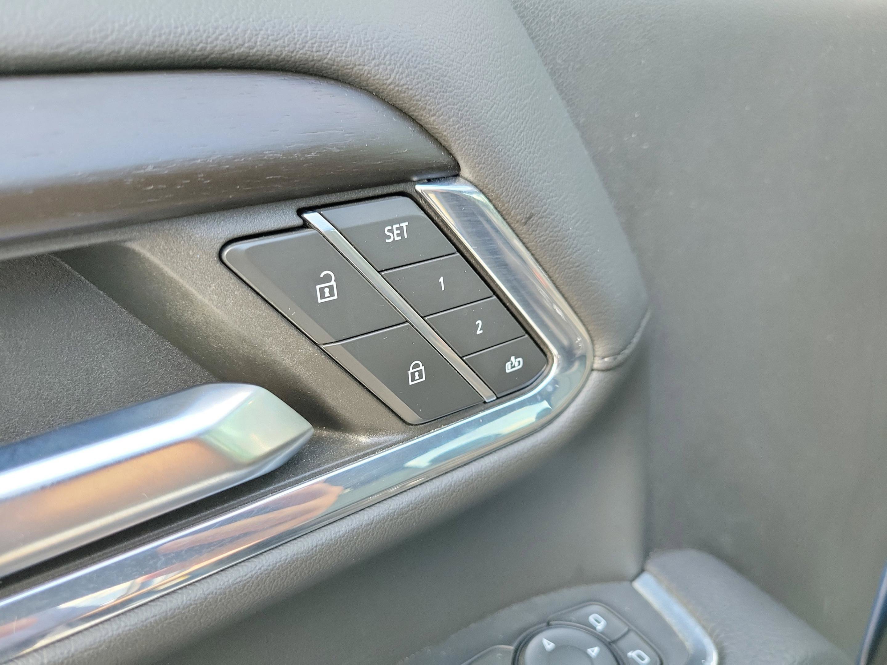 Used 2024 GMC Sierra 3500 Denali AWD/4WD image 10