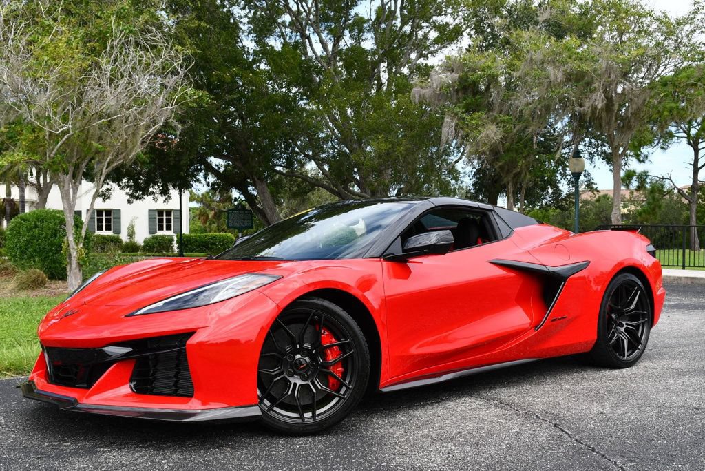 Used 2023 Chevrolet Corvette Z06 w/ Stealth Interior Trim Package RWD image 27