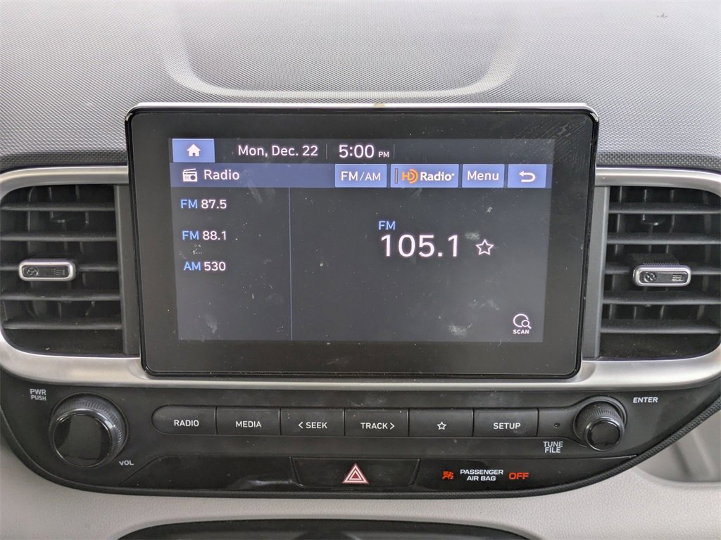 Used 2022 Hyundai Venue SEL image 18