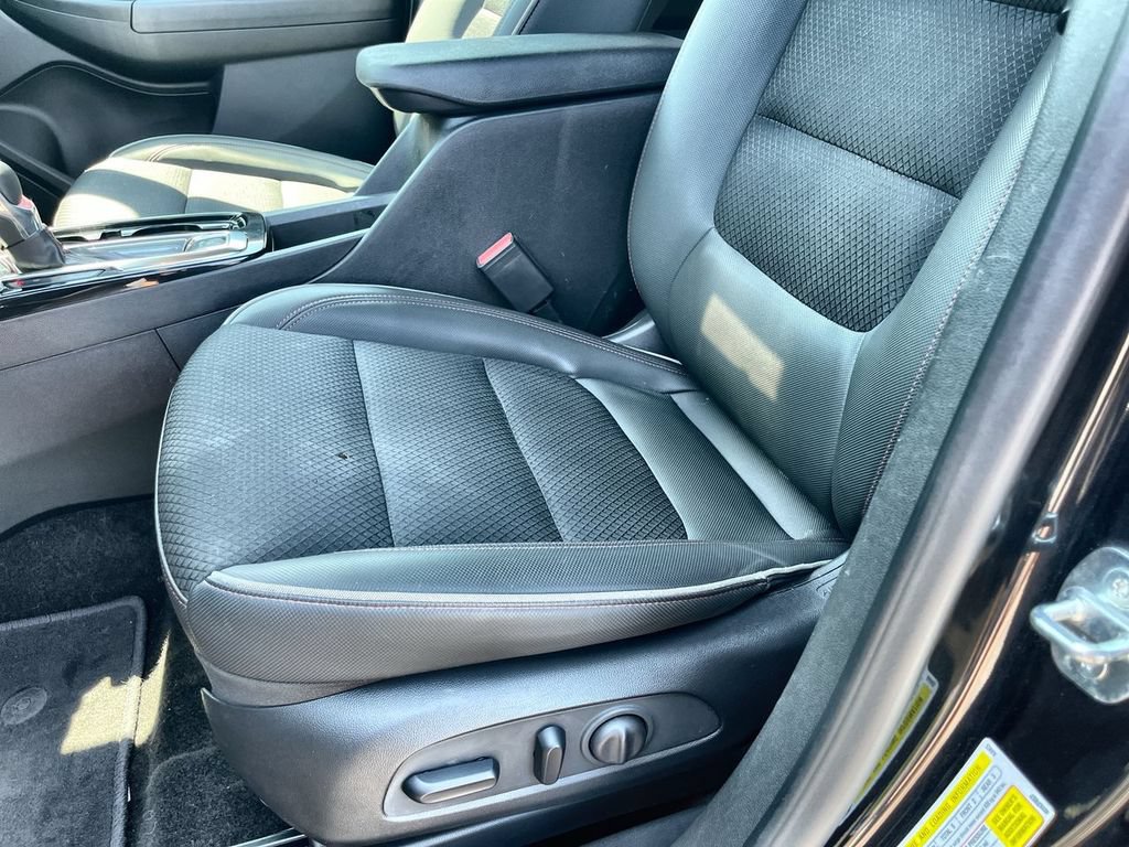 Used 2023 Chevrolet TrailBlazer RS w/ Sun and Liftgate Package AWD/4WD image 19